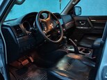 Mitsubishi Pajero-6