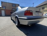 BMW 318-8