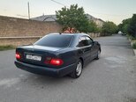 Mercedes E 220-13