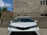 Toyota Sienna-1