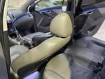 Hyundai Elantra-12