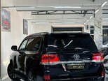 Toyota Land Cruiser-9