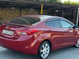 Hyundai Elantra-11