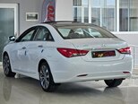 Hyundai Sonata-12