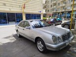 Mercedes E 230-5