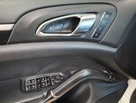 Porsche Cayenne-16