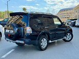 Mitsubishi Pajero-12