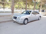 Mercedes E 230-5