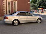 Mercedes E 270-10