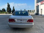 Mercedes E 240-6