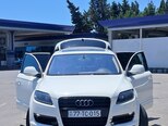 Audi Q7-1