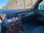 Mercedes E 230-11