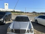 Mercedes E 320-1