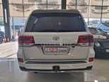 Toyota Land Cruiser-5