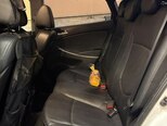 Hyundai Accent-11