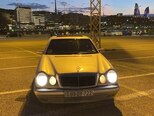Mercedes E 230-4