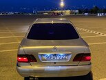 Mercedes E 230-5