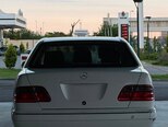 Mercedes E 240-12