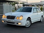 Mercedes E 240-1