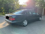 Mercedes E 240-6