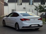 Hyundai Elantra-5