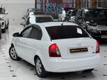 Hyundai Accent-11