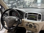 Hyundai Accent-24