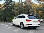 Audi Q7-4