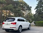 Audi Q7-3