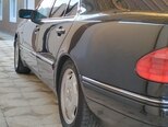 Mercedes E 240-4