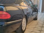 Mercedes E 240-3