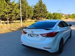 Hyundai Elantra-4