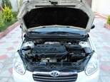 Hyundai Accent-12