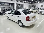 Hyundai Accent-8