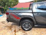Mitsubishi L200-5