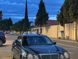 Mercedes E 220-1
