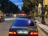 Mercedes E 220-2