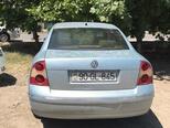 Volkswagen Passat-2