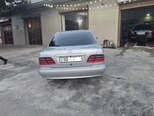 Mercedes E 240-5