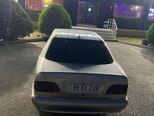 Mercedes E 270-17