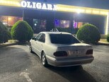 Mercedes E 270-15