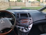 Mitsubishi Grandis-9