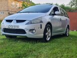 Mitsubishi Grandis-1
