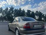 Opel Vectra-4