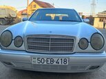 Mercedes E 240-1