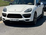 Porsche Cayenne Turbo-2