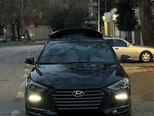 Hyundai Elantra-1