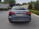 Volkswagen Jetta-5
