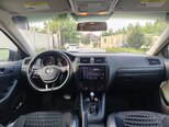 Volkswagen Jetta-8
