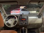 Nissan Tiida-12